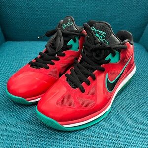 Men’s Nike LeBron 9 Low “Liverpool” Basketball Sneakers Size 9